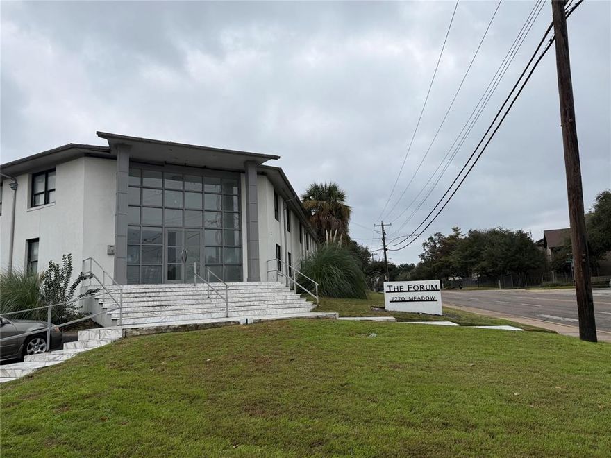 Come check out the deal that everyone is talking about. If you have been waiting for the right property to drop, then this is the one for you. If you have been saying to yourself, Im looking for a fixer-upper and a place that I can rehab. Then you are looking at the right one! This one bedroom unit, offers you the opportunity of a life time. It’s your time! It’s your season! Say it with me,  no more waiting! No more delaying! Just you, your offer and the believe that you can make this place great! And the best part of all, the owner is willing to finance you with 10% down, remaining balance paid at 7% interest and a 30 year term.(note:you must qualify.) Which makes this affordable! Investors are welcomed! Cash offers welcomed! So what’s your excuse? Make it happen today! Say it with me! SHOW ME THE HOUSE!