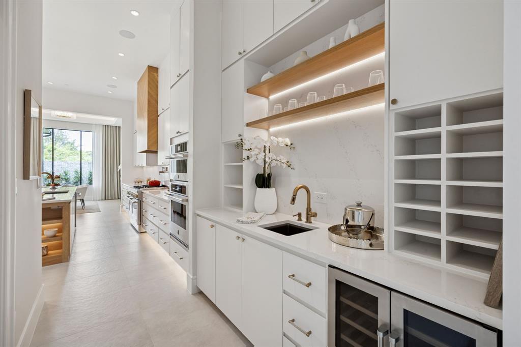 Avadene at Las Colinas - Residential