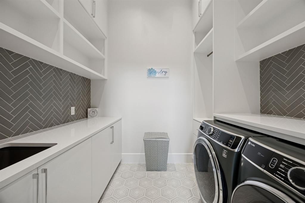 Avadene at Las Colinas - Residential