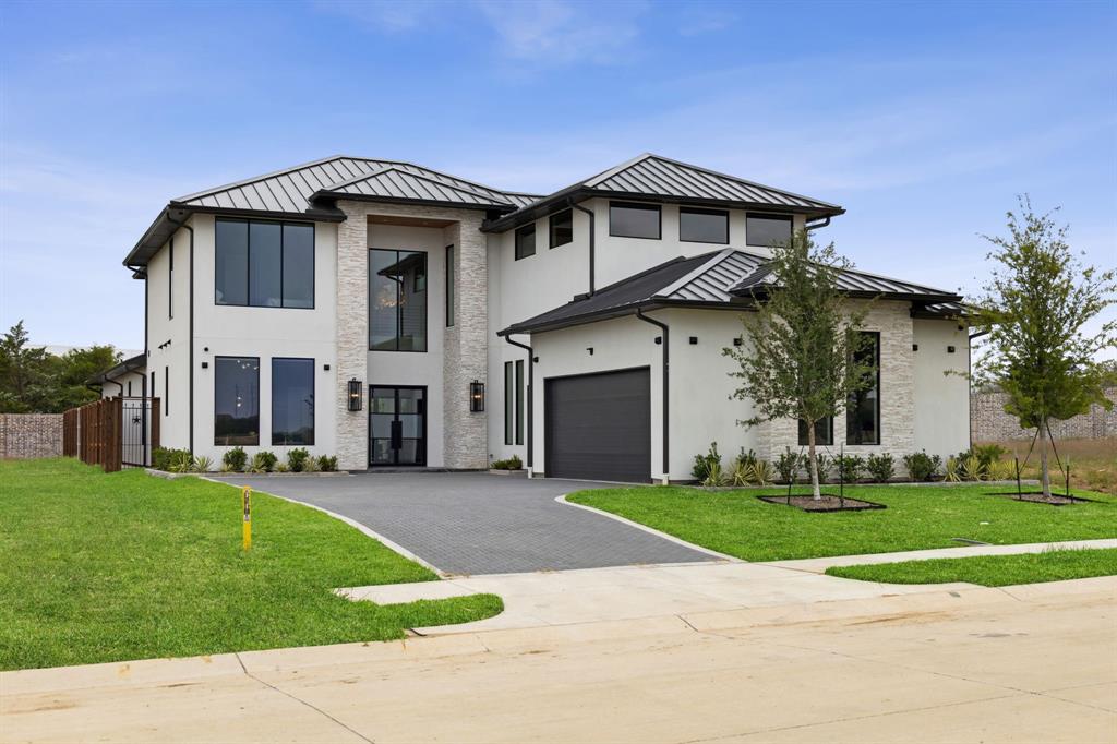 424 Regal Lane