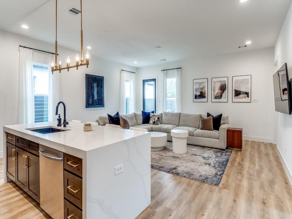 2146 Roanoke Avenue