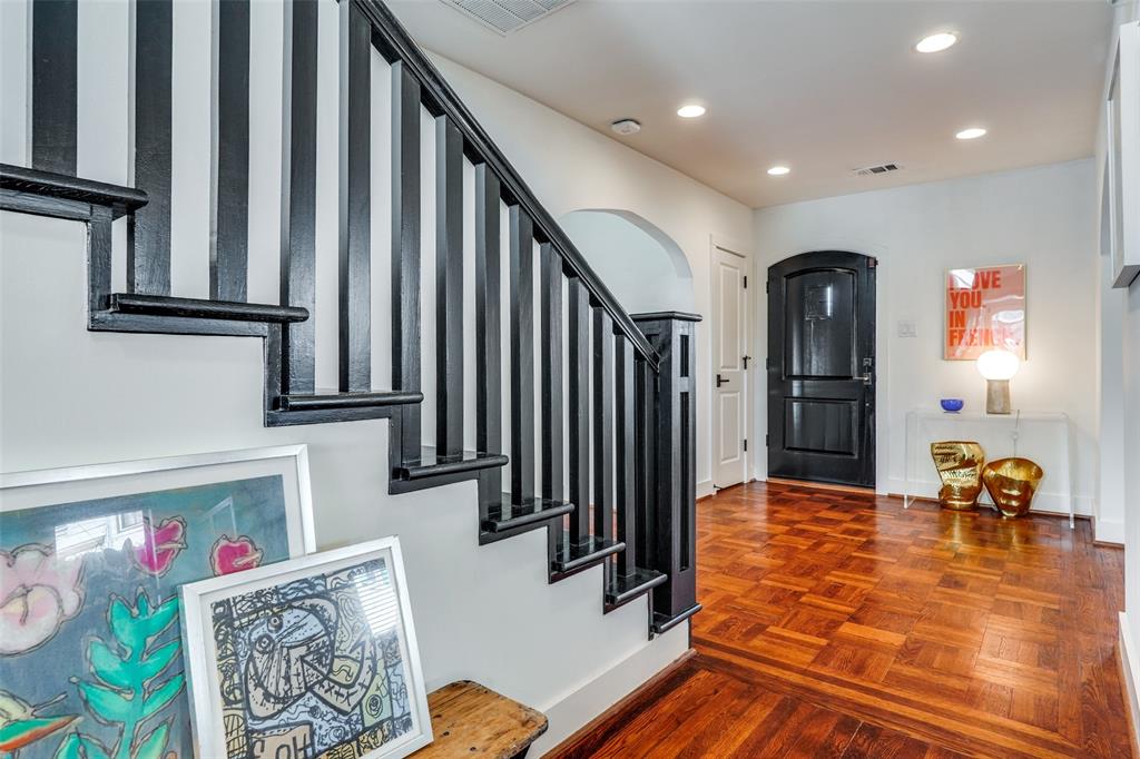 1126 Lausanne Avenue