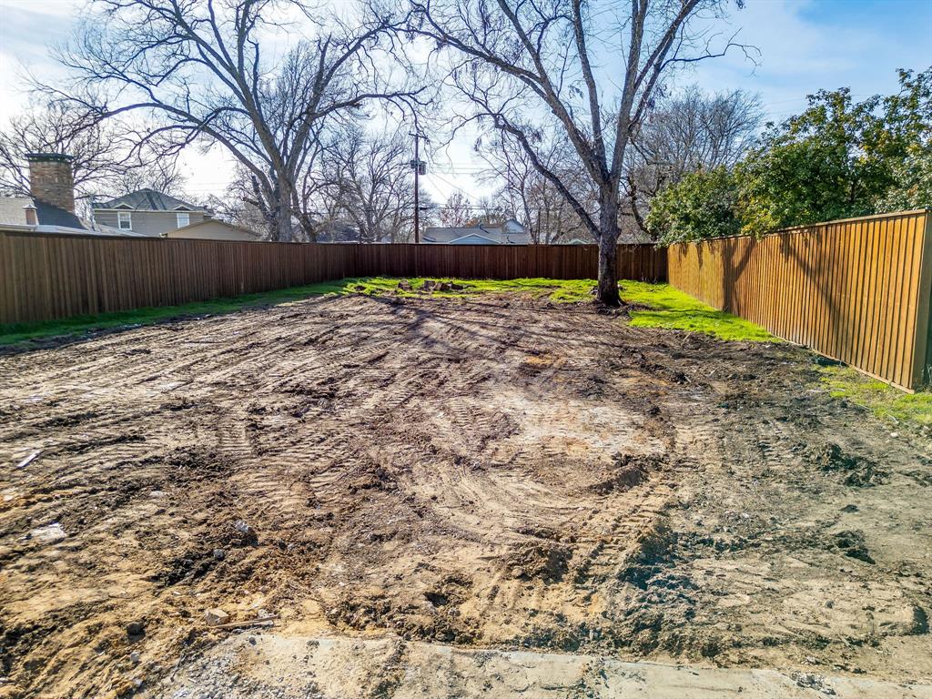 Crestwood Add - Land