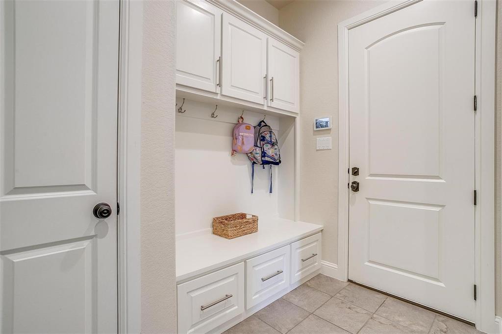 306 Creekview Terrace