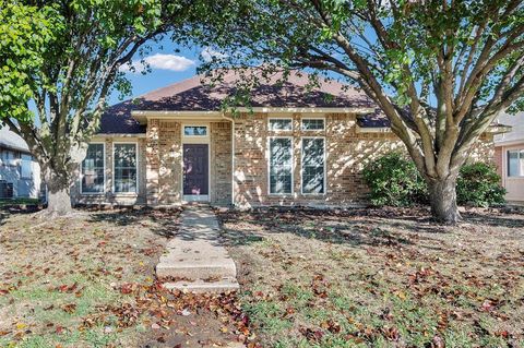 Property photo of 5849 Baker Drive, The Colony, TX 75056