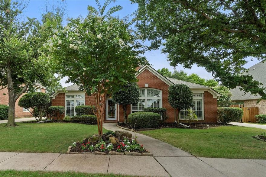 Gorgeous 1 story home features 4 bed, 3 full bath, plantation shutters, updated flooring, custom paint & an open concept. Primary bedroom w-dual vanities, tub & separate shower plus a large walk-in closet. En-suite bedroom & bath with large walk-in closet. Bright through-out & great for entertaining. Family room & kitchen are open to one another. Updated kitchen features granite counters, custom backsplash, updated appliances & extensive cabinets for storage. Backyard offers plenty of shade & patio space.  2.5 car garage for extra storage. Neighborhood pool & park. Easy access to Murrell Park & Lake Grapevine, shopping, dining & entertainment.