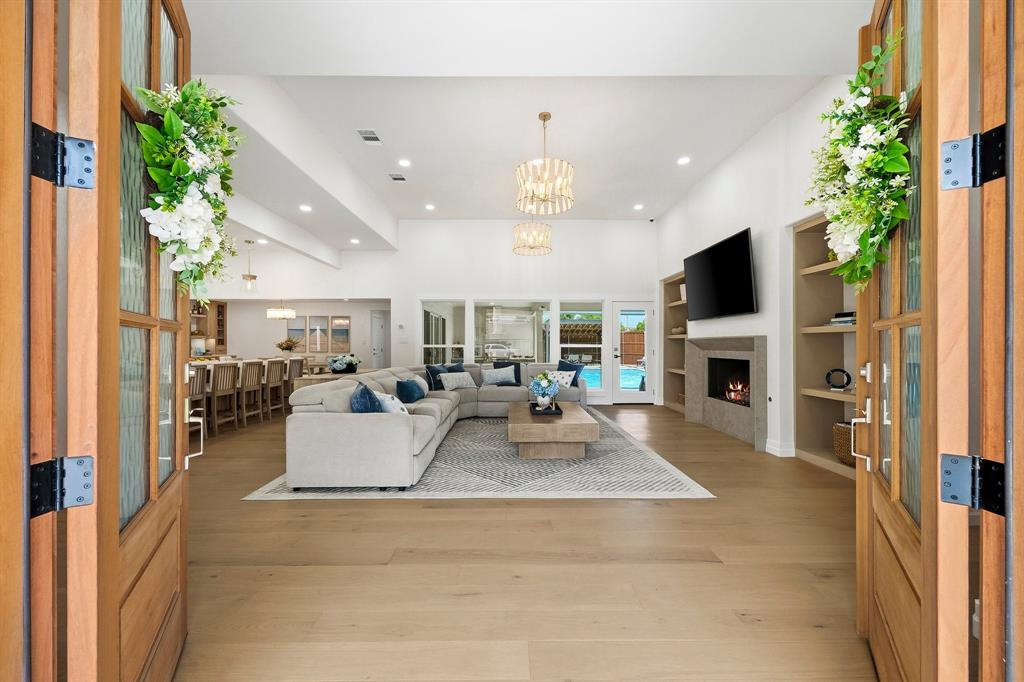 4102 Cobblers Lane