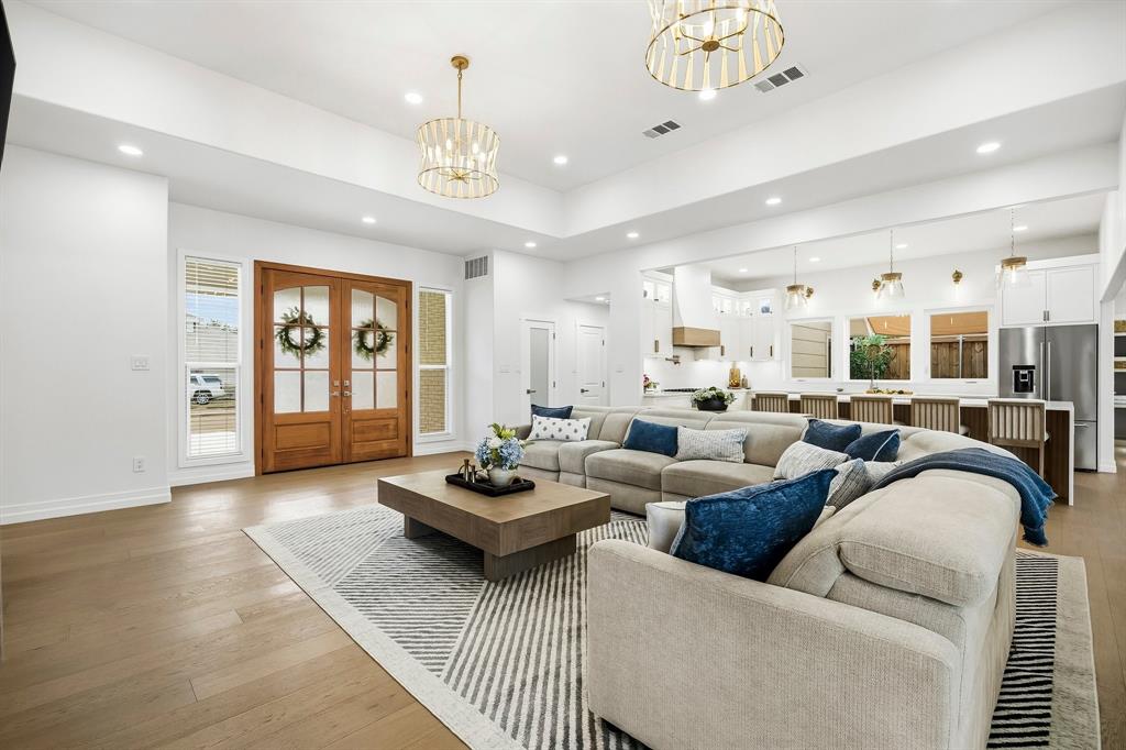 4102 Cobblers Lane