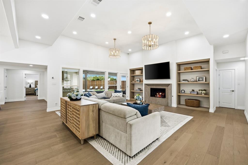 4102 Cobblers Lane