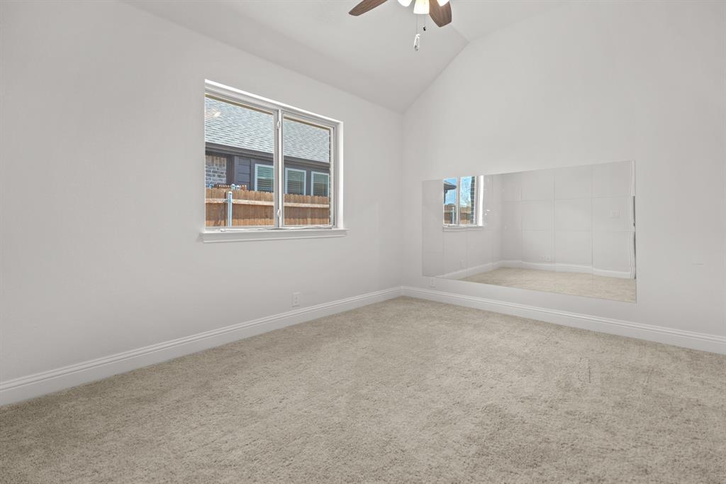 COUNTRY LAKES - Residential Lease