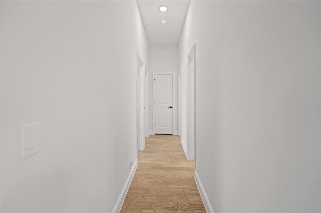 COUNTRY LAKES - Residential Lease