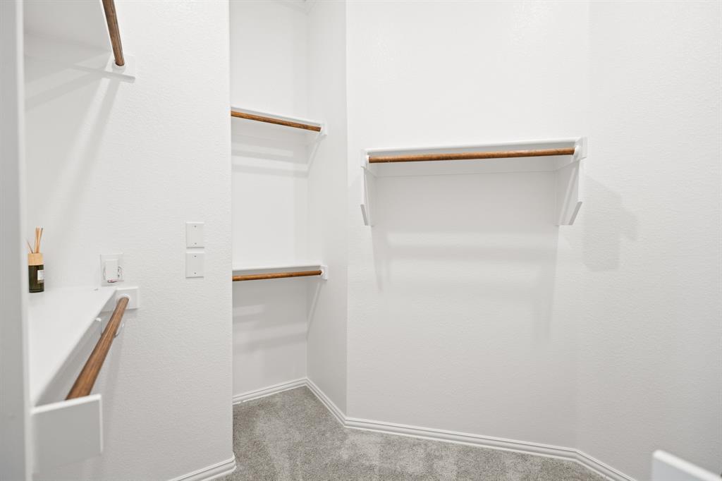 COUNTRY LAKES - Residential Lease