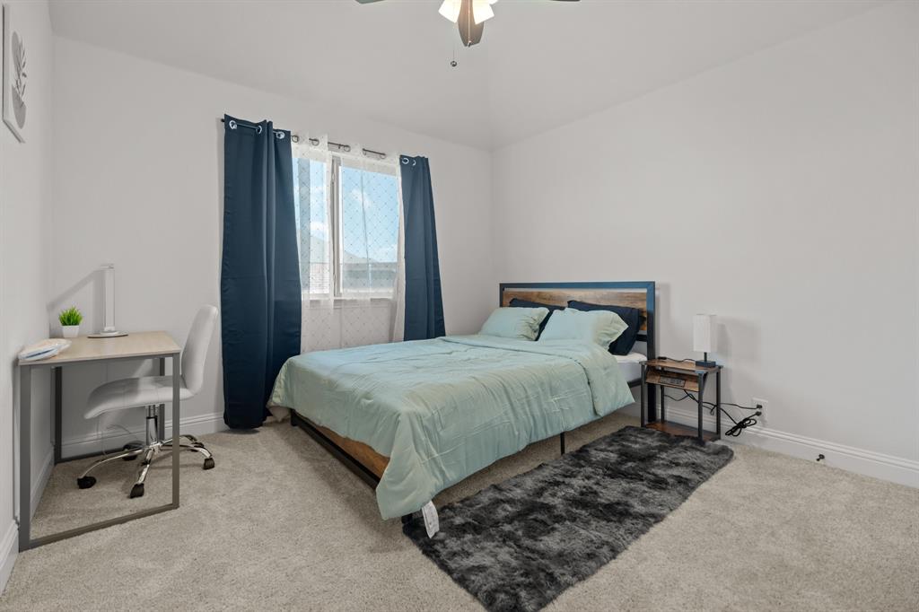 COUNTRY LAKES - Residential Lease