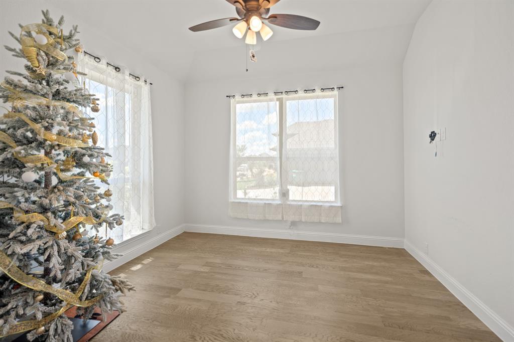 COUNTRY LAKES - Residential Lease