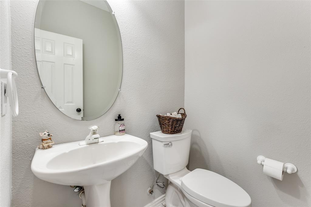 Photo 20 of 31 of 1408 Comanche Drive house