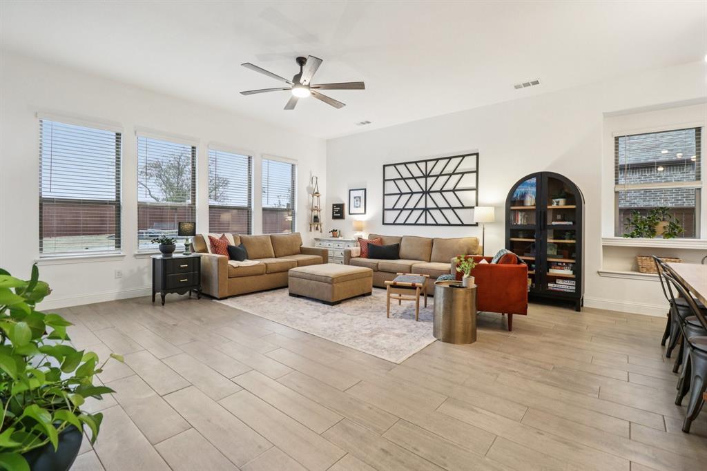 2911 Spring Creek Trail