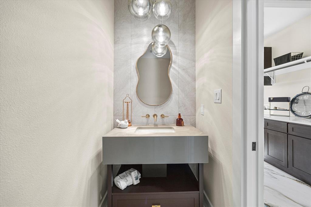 Mullins R L Sub - Residential