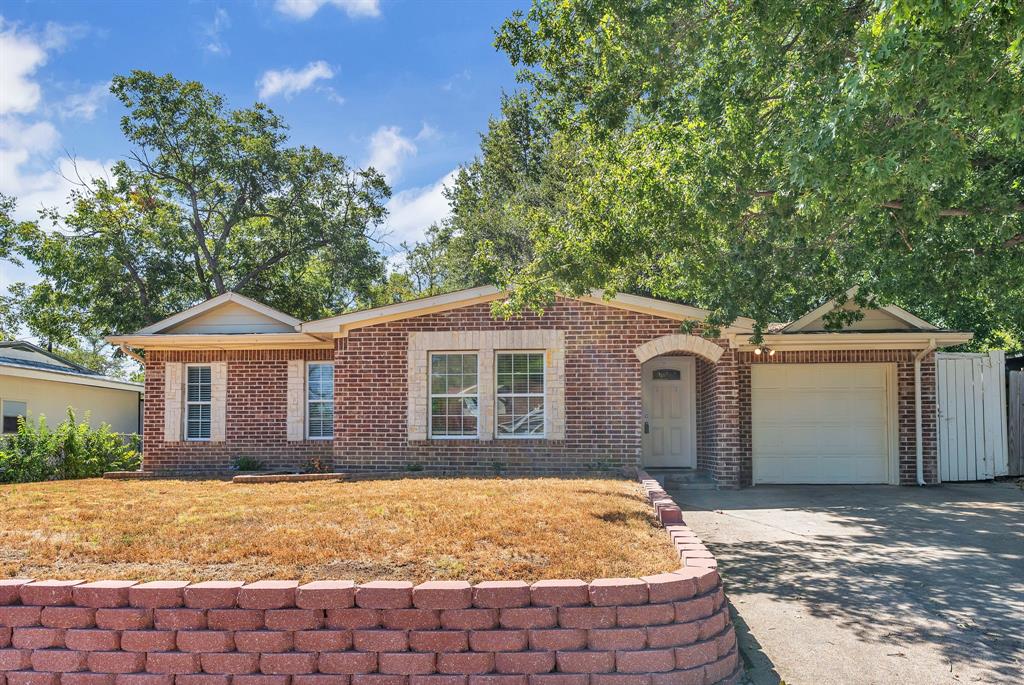 1314 E Lovers Lane