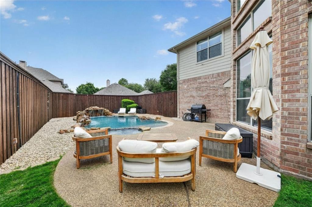 915 Saratoga Drive