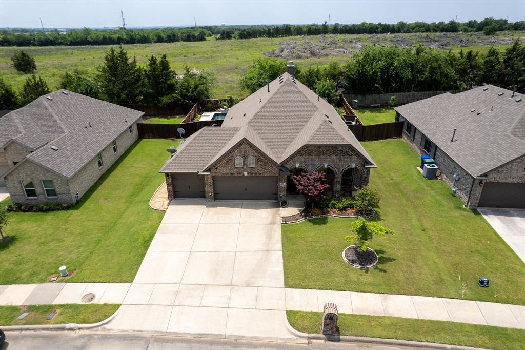 202 W North Creek Drive