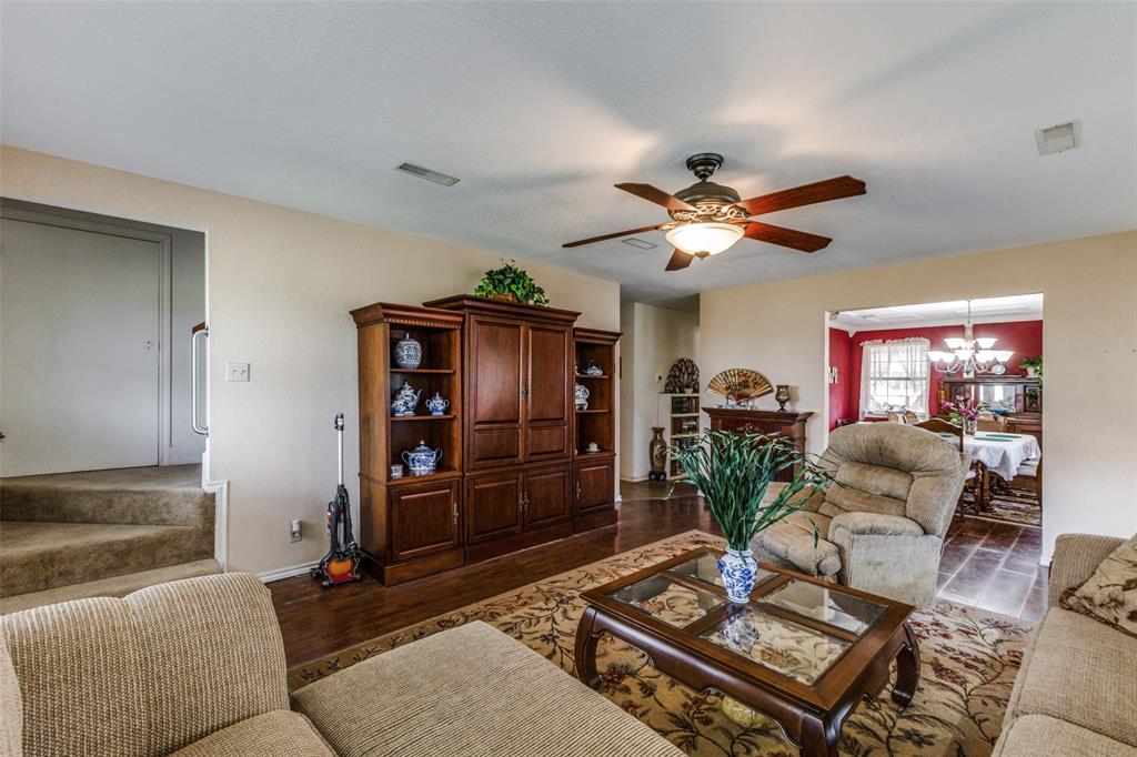 1662 Ross Lane