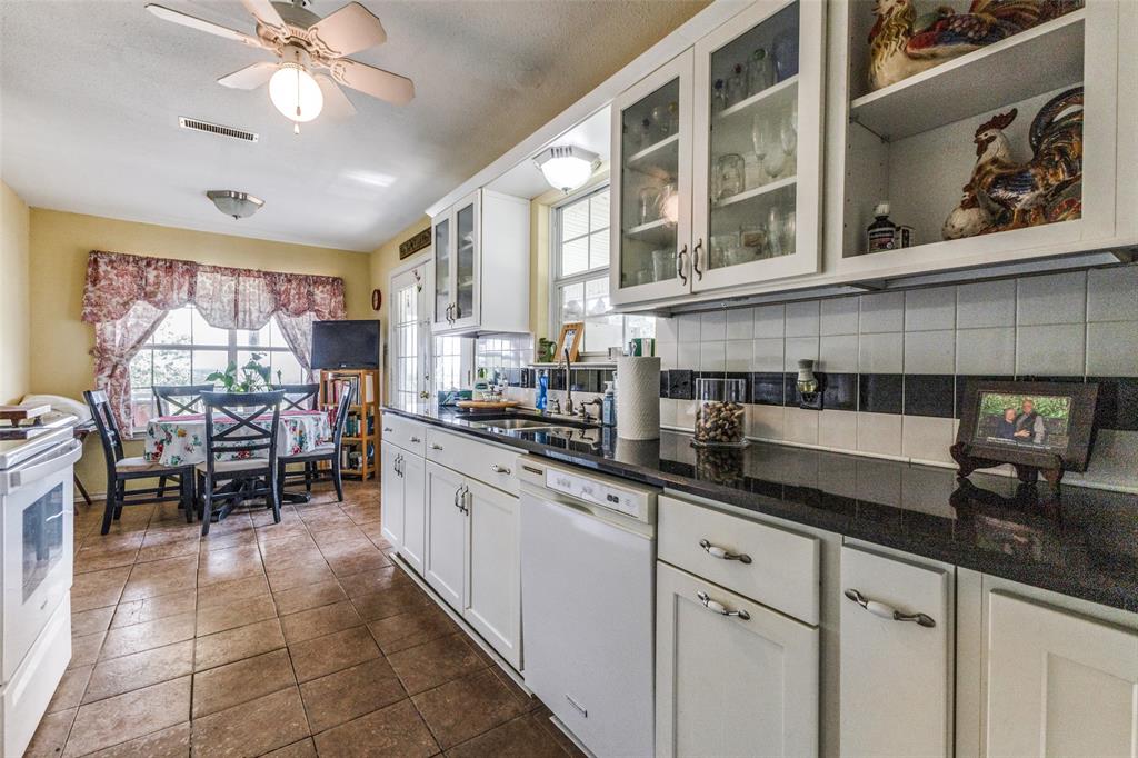 1662 Ross Lane