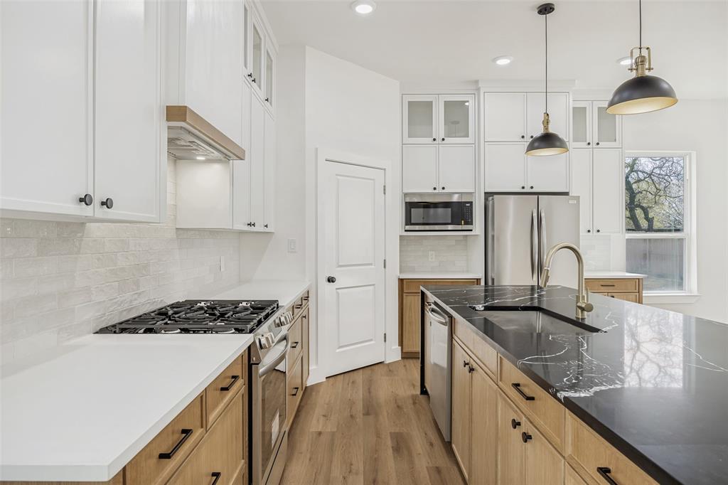 Joe A 02 Irvin - Residential