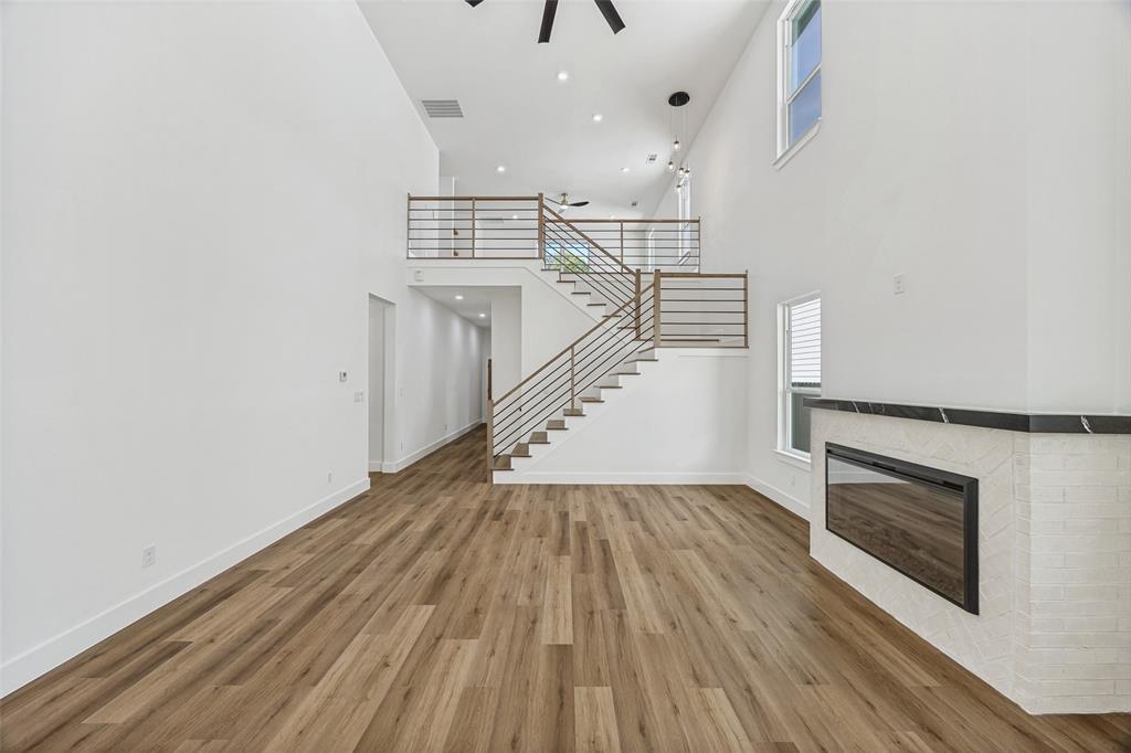 Joe A 02 Irvin - Residential