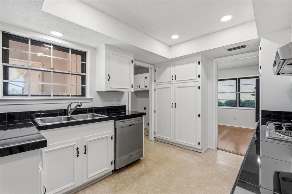 3405 Hacienda Circle