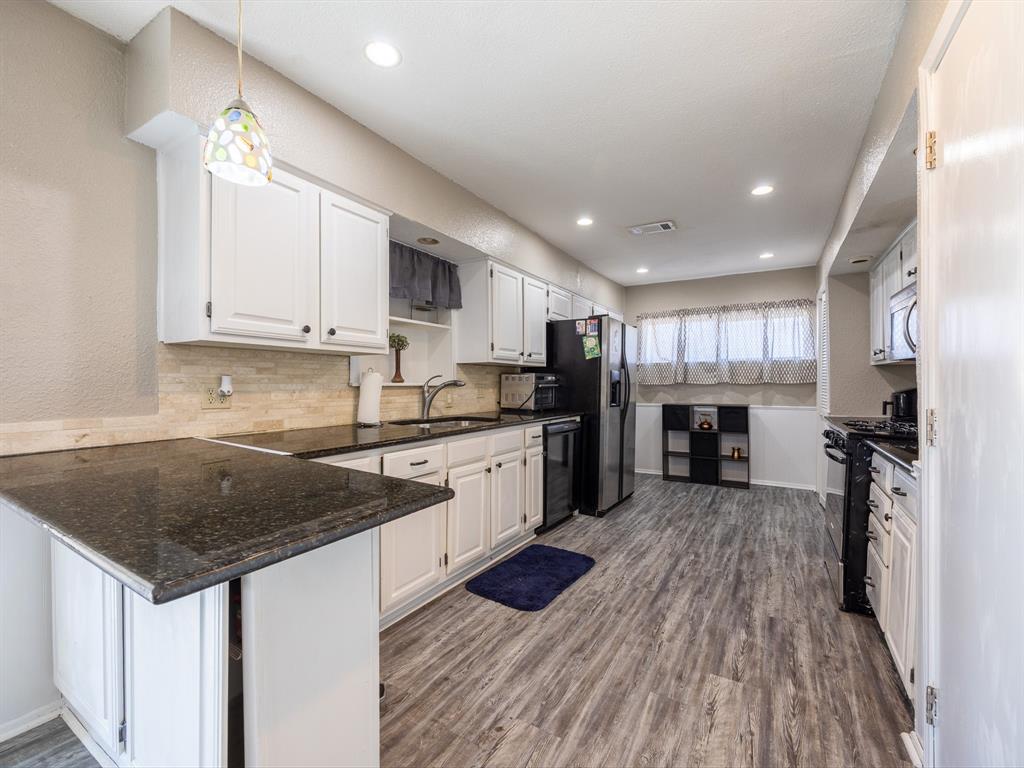 Valwood Park 14 - Residential