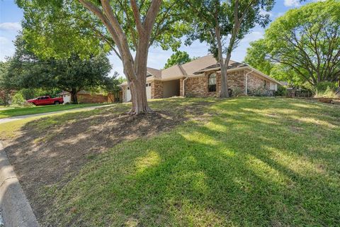 A home in Benbrook