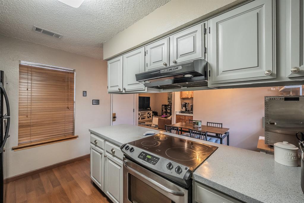 Cedar Ridge At Hurst Twnhms - Residential