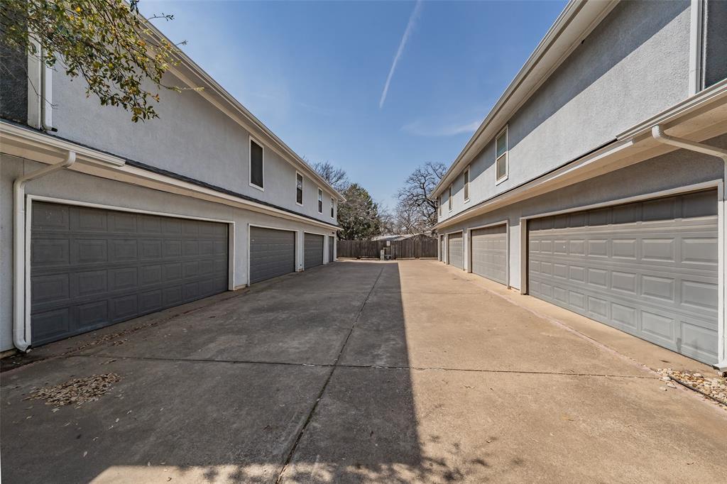 Cedar Ridge At Hurst Twnhms - Residential