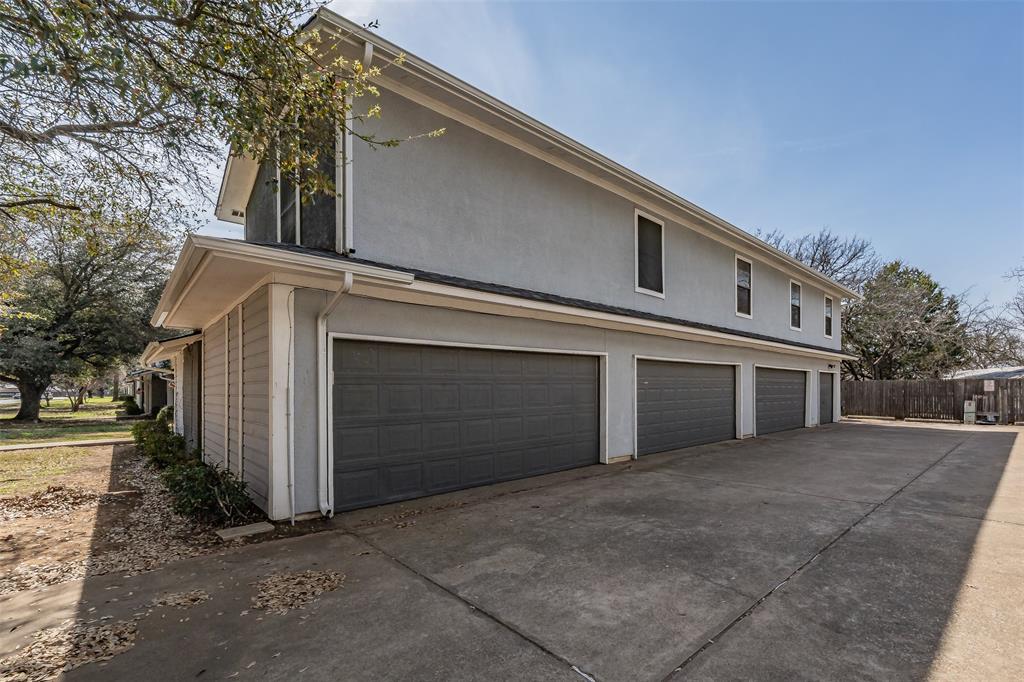 Cedar Ridge At Hurst Twnhms - Residential