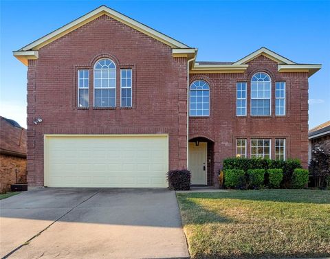 813 Silverbrook Drive Saginaw TX 76179