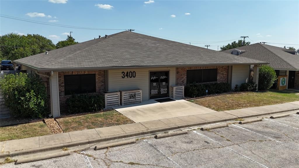 3400 Hillcrest Drive