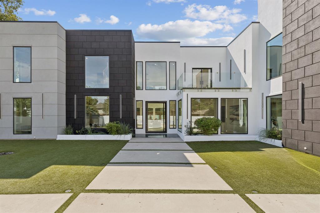 6118 Walnut Hill Lane