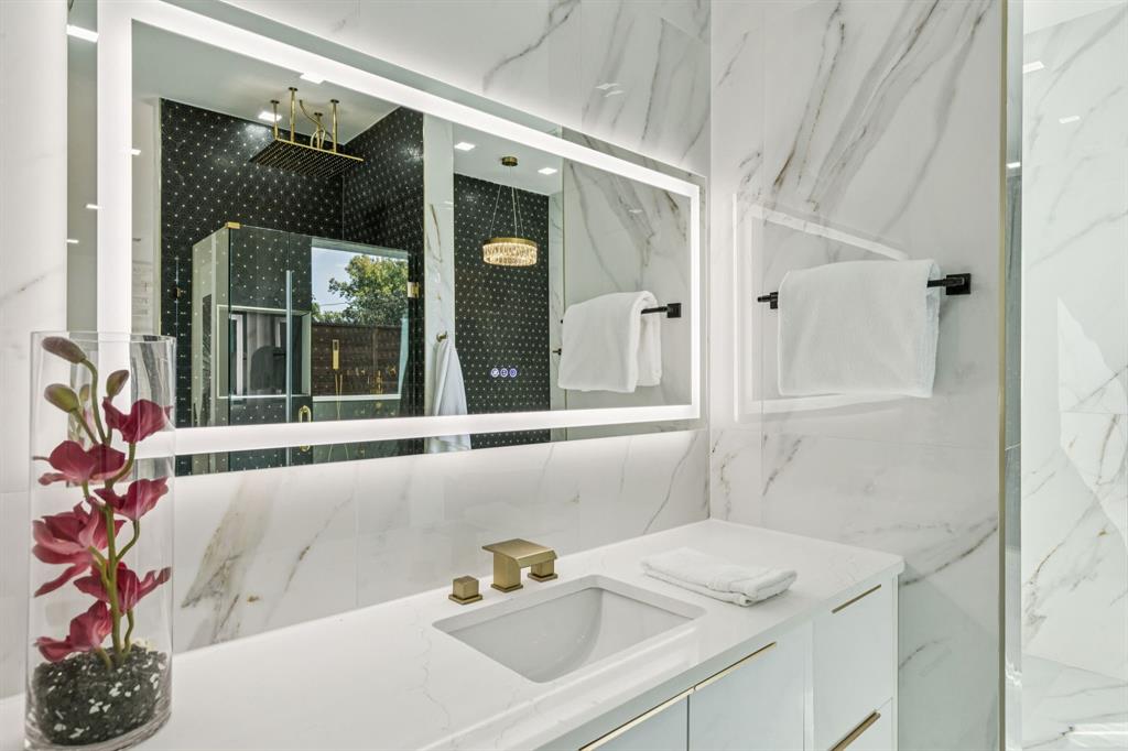 Biglot - Residential