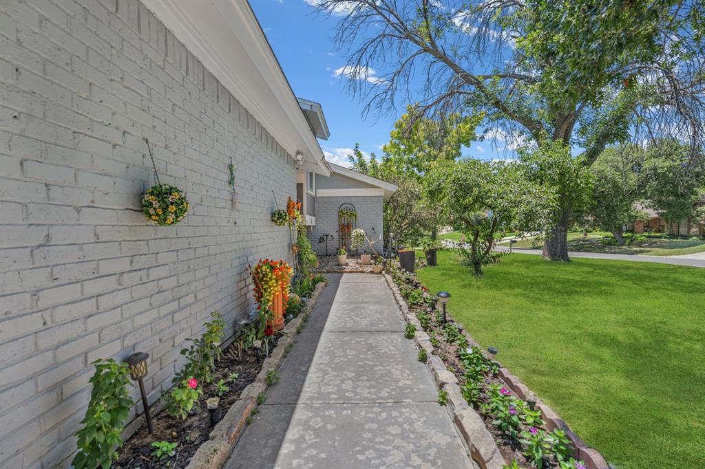 7609 Lake Highlands Drive