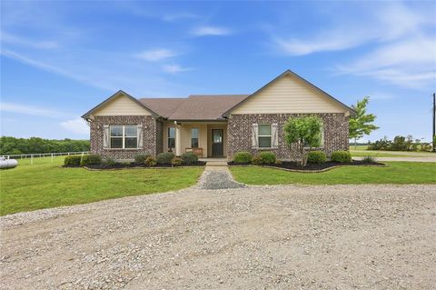 Photo of 198 County Road 1262, Whitesboro, TX 76273 (MLS # 21245302)