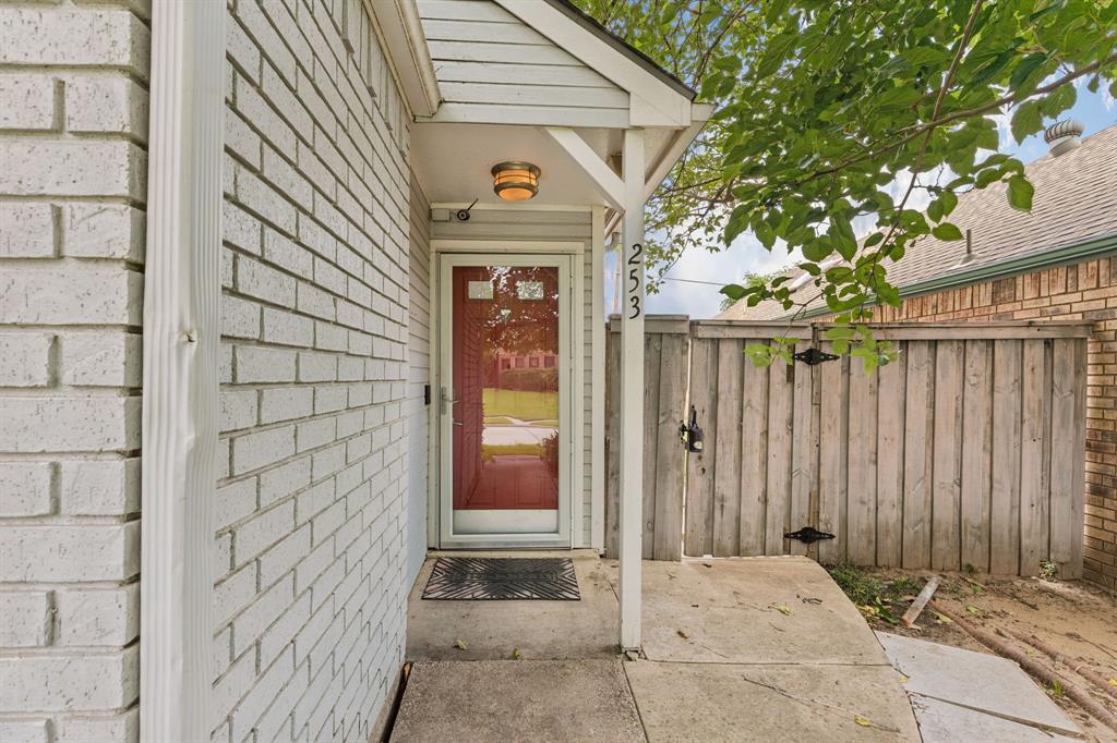 253 Teakwood Lane