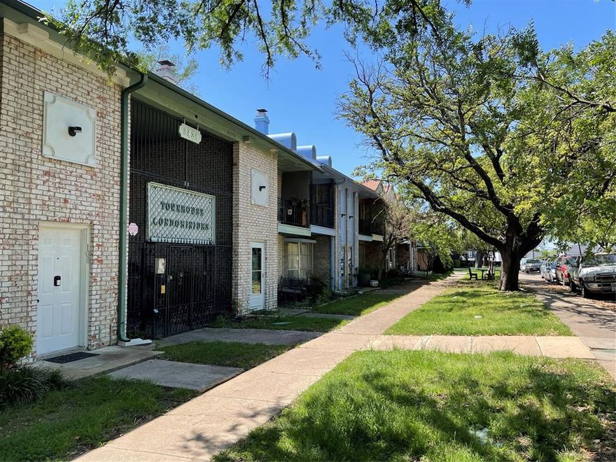 This home make living extra easy, the HOA manages the property grounds and utilities!. Fantastic opportunity to own a home located in central Dallas with excellent walkability to local shopping and public transportation. The HOA includes water and electricity.