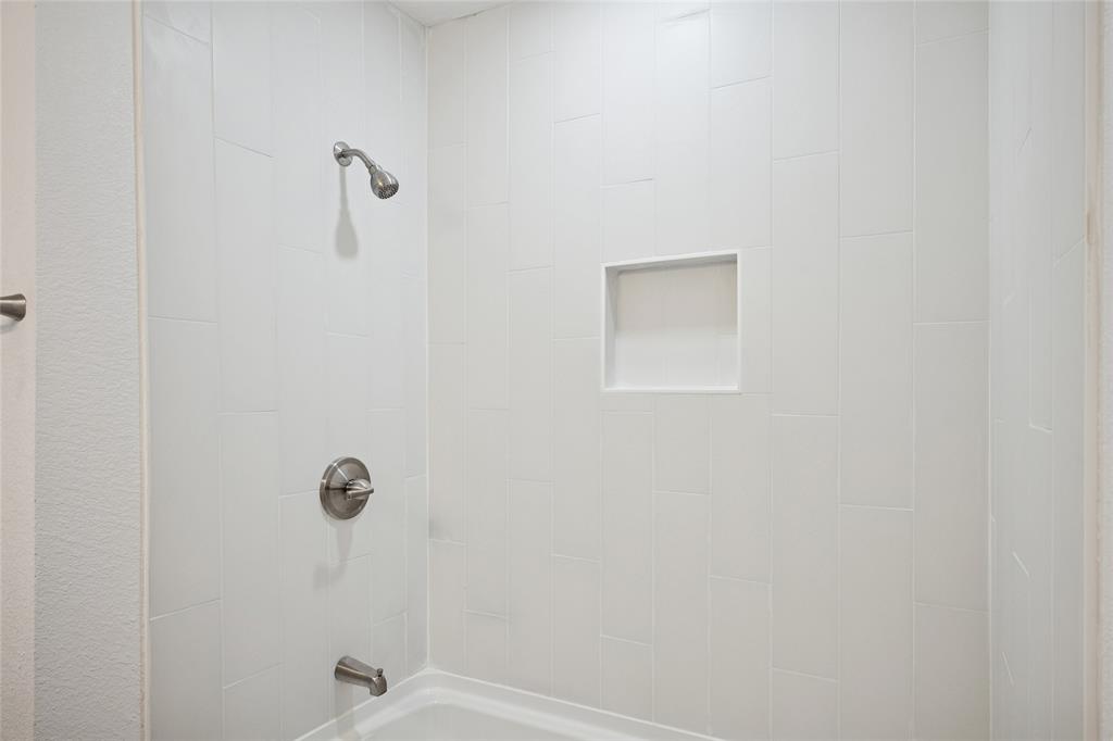 ROLAND HILLS - Residential