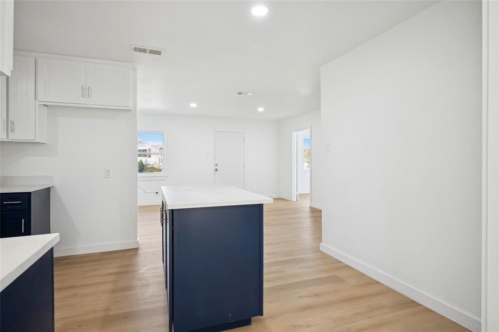 ROLAND HILLS - Residential