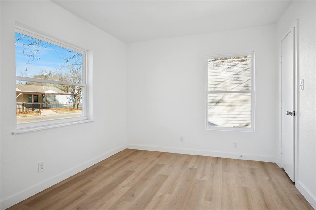 ROLAND HILLS - Residential