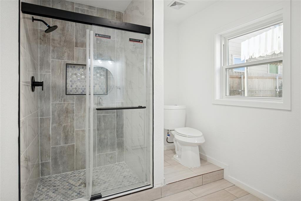 ROLAND HILLS - Residential