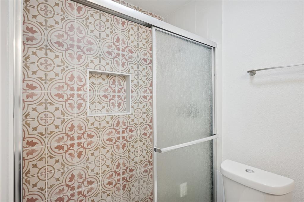 ROLAND HILLS - Residential