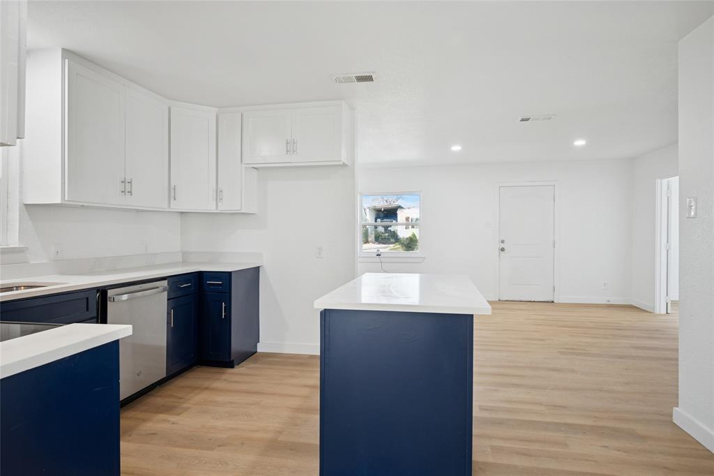 ROLAND HILLS - Residential