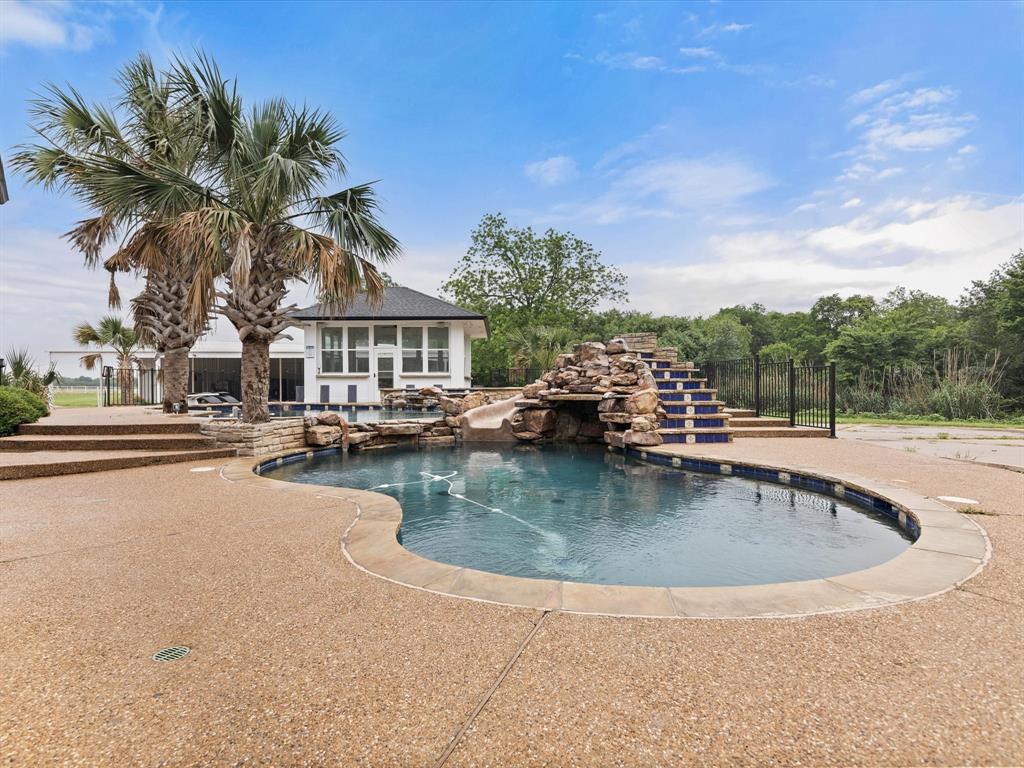 320 Dale Evans Drive