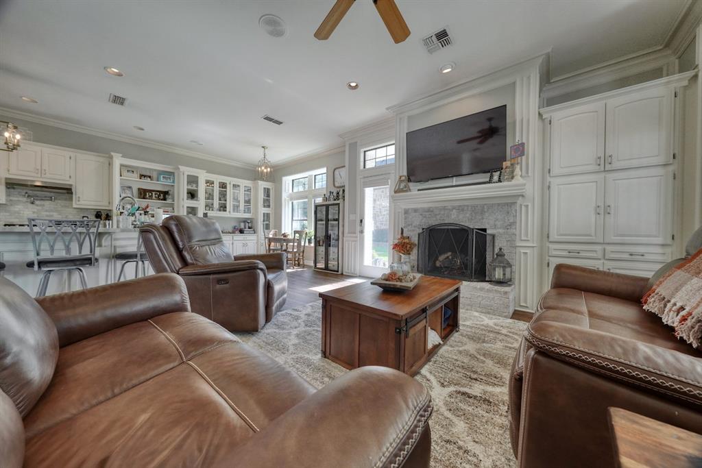 Hollytree - Residential